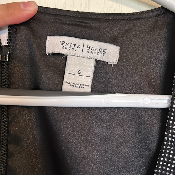 White House : black market size 6 - Picture 2 of 3